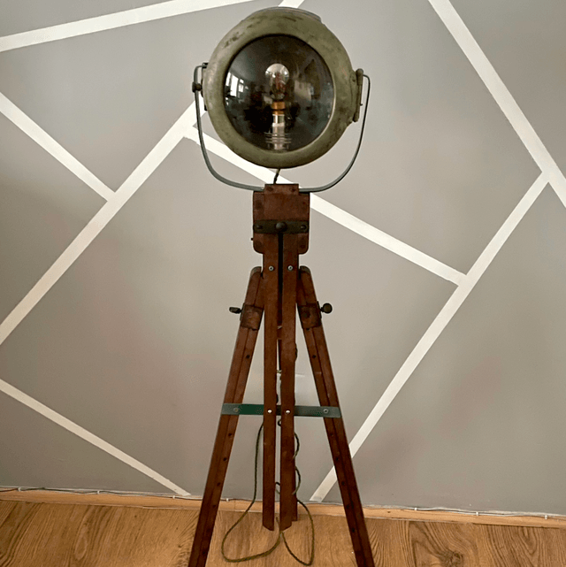 Phares Besnard Tripod Lamp